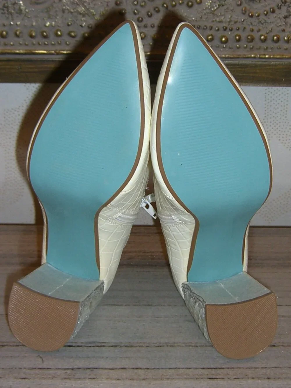 NIB BETSEY JOHNSON WHITE EMBELLISHED HEEL ANKLE BOOTS 7.5M